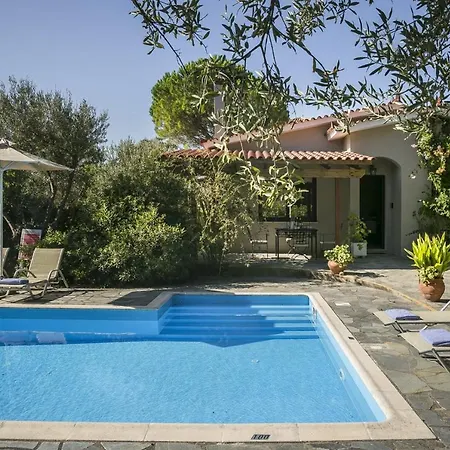 Villa Sleeps 4 Pool Air Con Wifi Lakíthra